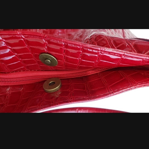 Red tote - Picture 2 of 5